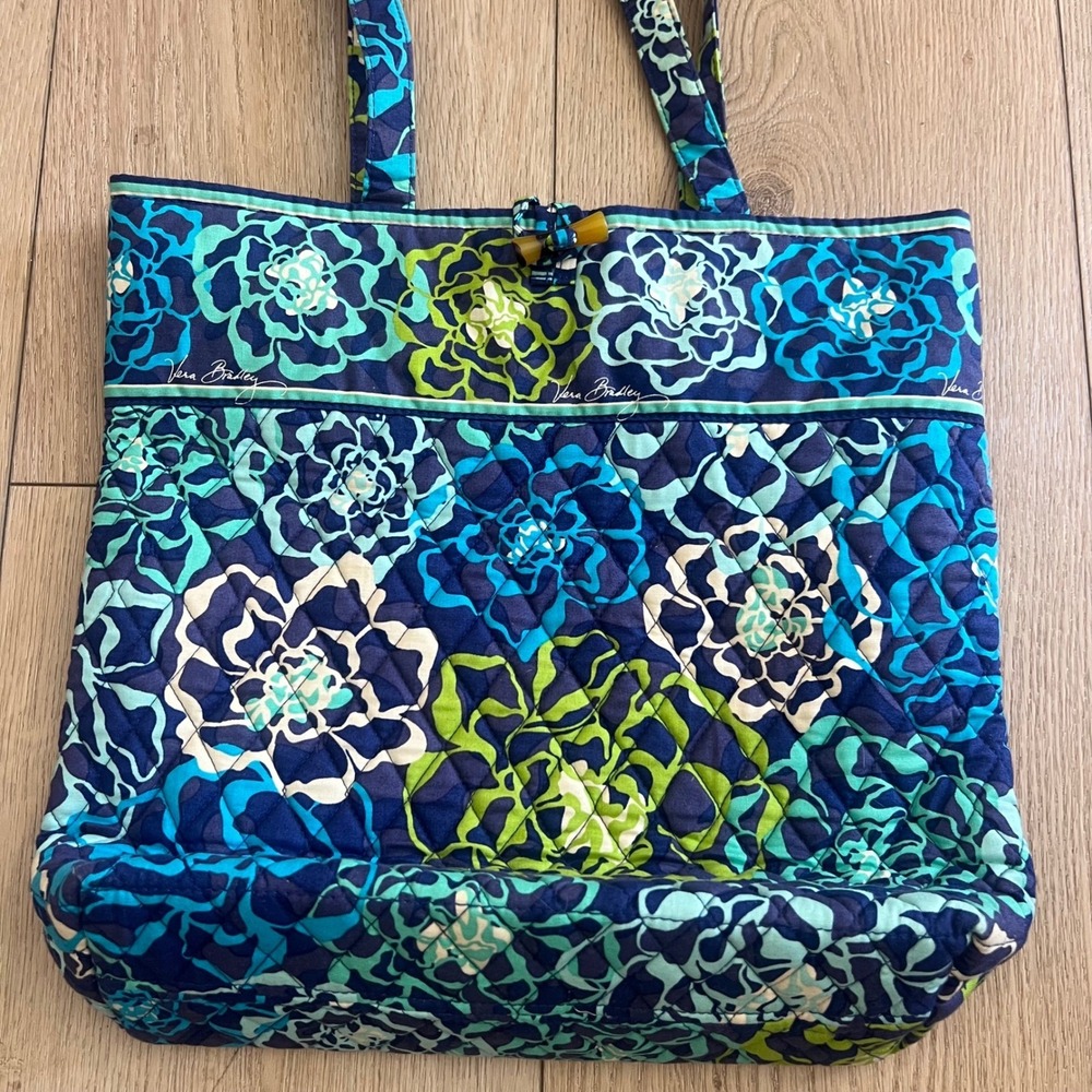Vera Bradley Go Wild Floral Quilted Cotton Tote Bag Blue Teal Green Toggle Close
